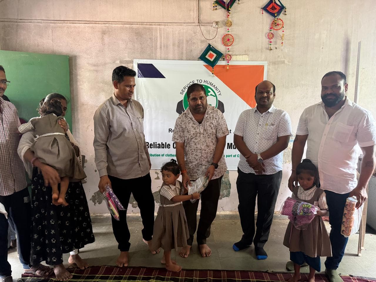 Frock Distribution, Sarigam